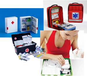 Distintos tipos de botiquines y una persona manipulando uno de ellos