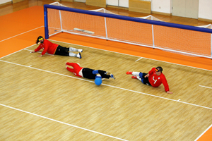 Jugadores practicando Goalball