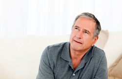 Una persona mayor pensando