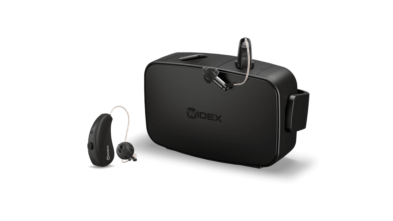 Audífonos en su torre de carga