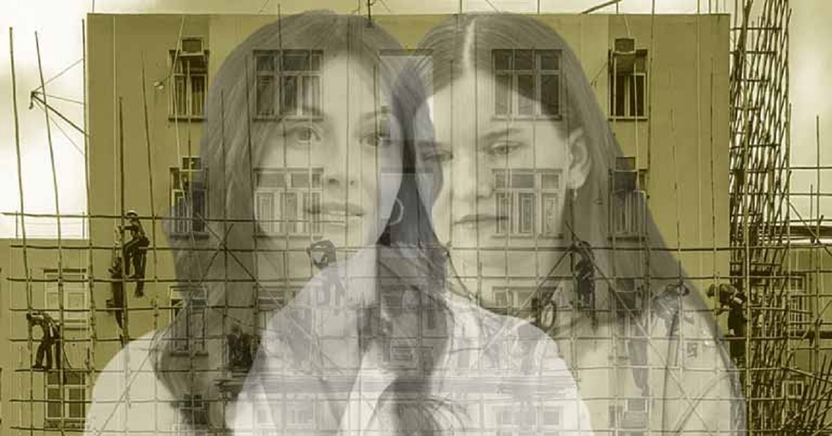 Detalle del banner sobre el documental ¨Mujeres en Construcción. La historia detrás de la casa de Peter"