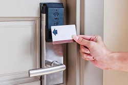 Acceso a vivienda mediante tarjeta