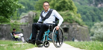 Persona con discapacidad integrada en la sociedad totalmente