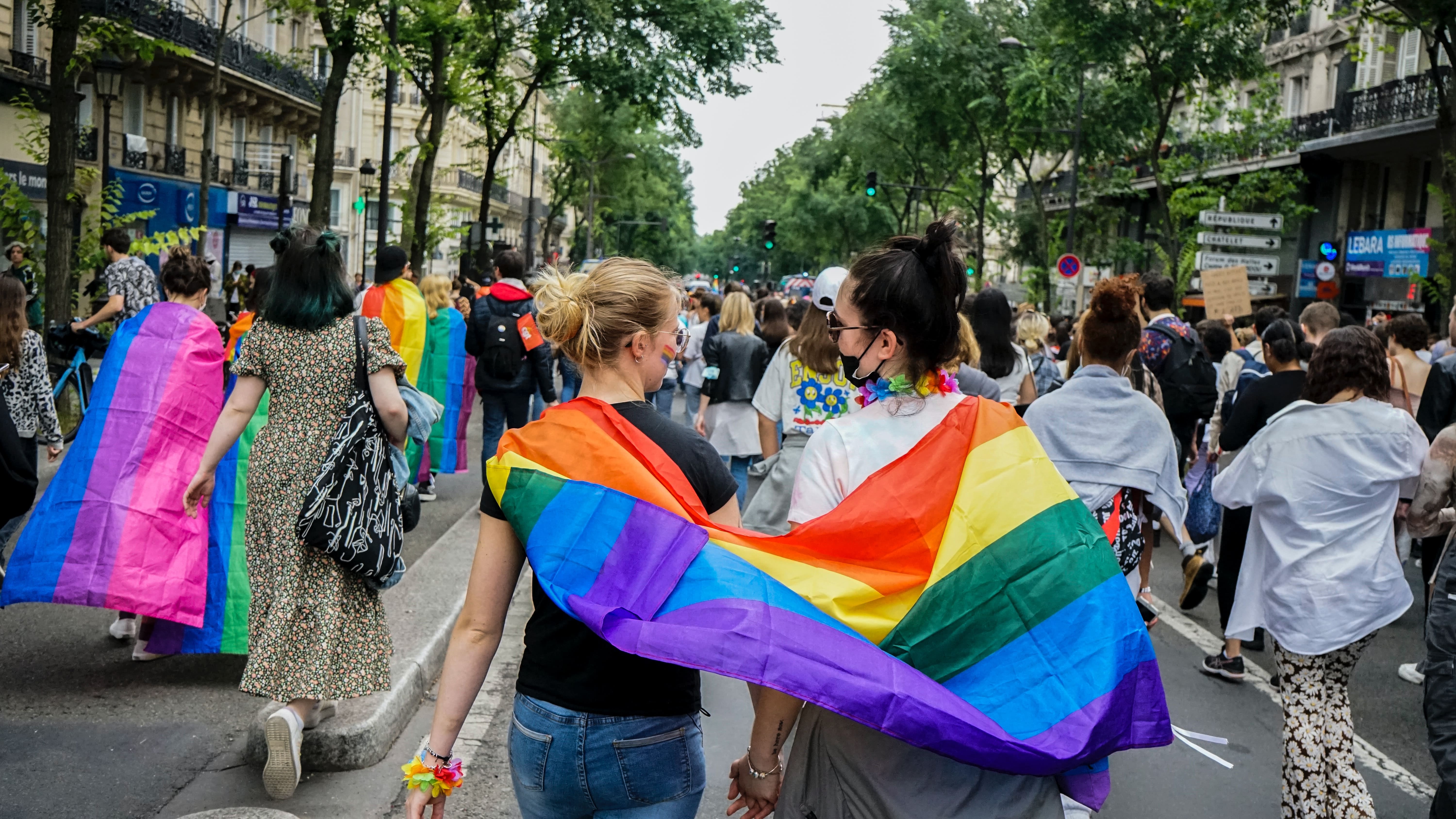 Chicas en el desfile del Orgullo