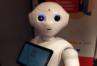 robótica asistencial de la mano del robot Paca