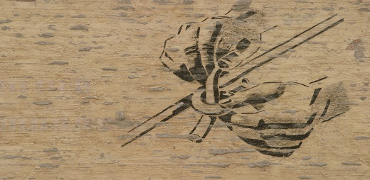 Unas manos creando ayudas técnicas caseras