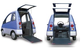 Coche con rampa adaptada de las autoescuelas con vehículos adaptados