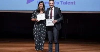 Recogida de premio ; Women’s Talent Day, PortAventura World por su Diversidad e inclusión