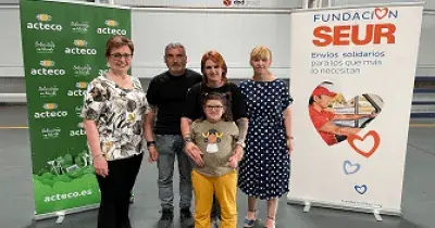 Acto de entrega del cheque de Fundación SEUR