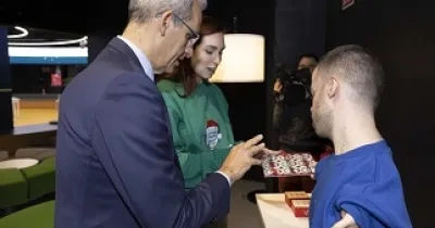 El viceconsejero, Luis Martínez-Sicluna Sepúlveda, durante su visita a 'Por Talento Digital' de Fundación ONCE (Fuente: Jorge Villa/Servimedia)