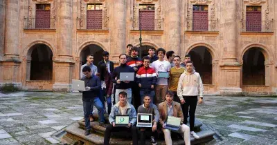 Equipos en el patio Barroco