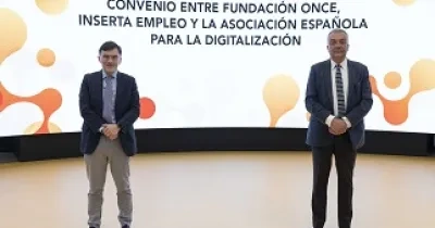 Alberto Durán y Víctor Calvo-Sotelo, en el momento de la firma del convenio