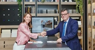 La vicepresidenta ejecutiva de Grupo Cosentino, Pilar Martínez-Cosentino, y el director general de Fundación ONCE, José Luis Martínez Donoso (Fuente: Fundación ONCE)