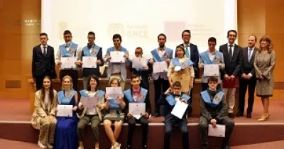 Momento después del acto de la graduación de los alumnos con discapacidad intelectual en la Universidad de Burgos