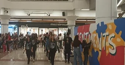 Actividades sobre murales urbanos en Nuevo Centro para concienciar sobre el alzhéimer (Fuente: AFAV)