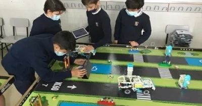 Alumnos en una clase vial