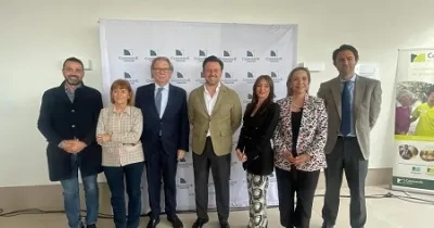 representantes de Grupo Casaverde y Ayuntamiento de Elche durante la inauguración de la nueva residencia para mayores