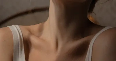 cuello de mujer
