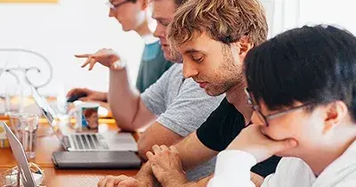 Grupo de jóvenes estudiantes que sufren la enfermedad de la hemofilia (Fuente: FEDHEMO)