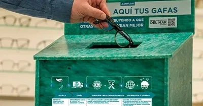 Una de la urnas urilizada para depositar las gafas usadas en una de las ópticas de ALAIN AFFLELOU, que luego las reacondicionan para a ONG Lions Club Internaciona (Fuente: ALAIN AFFLELOU)