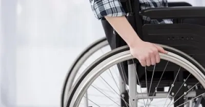 Una persona en silla de ruedas (Fuente: Servimedia)