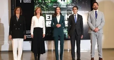 La Reina (en el centro), en el acto de proyección del documental sobre salud mental 'El camino Interior' (Fuente: Fundación Telefónica)