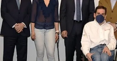 Momento de la firma del convenio para la renovación del proyecto ‘Trainers Paralímpicos’