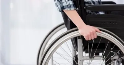 Una persona en silla de ruedas (Fuente: Servimedia)