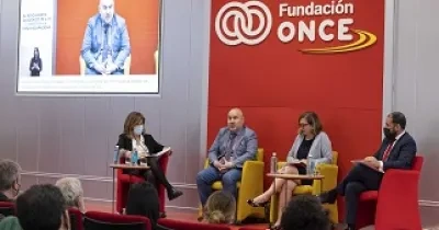 Momento de la jornada donde se presentó el Estudio de Fundación ONCE sobre los universitarios con discapacidad, con algunas de las autoridades presentes