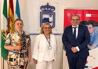 representantes del ayuntamiento de Fuengirola e inserta empleo 