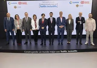 Asistentes juntos por la accesibilidad y la inclusión para personas con discapacidad 