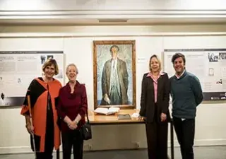 Visitantes en el El Museo Tiflológico de la ONCE