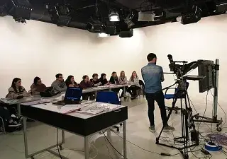 Alumnos durante la formación práctica de uno de los cursos de Atresmedia Formación (Fuente: Fundación Integra)