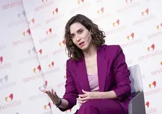 La presidenta de la Comunidad de Madrid, Isabel Díaz Ayuso, en una entrevista en Servimedia (Fuente: Servimedia)