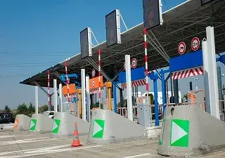 Entrada a uno de los peajes de nuestras carreteras