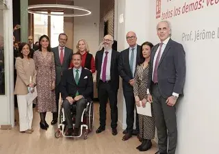 Momento de la inauguración del Instituto Médico de la Fundación Jérôme Lejeune con todos los asistentes al acto