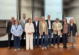 Momento de la inauguración del programa de turismo y termalismo Imserso-CNSE, con los participantes