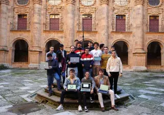 Equipos en el patio Barroco