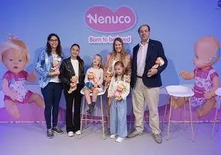 Momento de la presentación de los nuevos Nenuco de FAMOSA, con todos los asistentes (Fuente: FAMOSA)