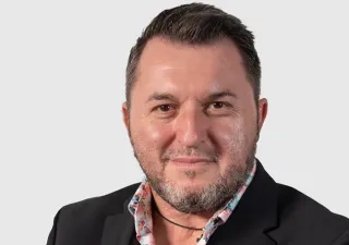 Francisco Sardon presidente de UMPULSA IGUALDAD de frente