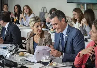  Yolanda Díaz y Pedro Sánchez, durante la cumbre bilateral con Portugal (Fuente: Ministerio de Trabajo)