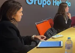 Mesa de reunión sobre el voluntariado