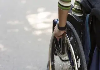 Persona en silla de ruedas (Fuente: Servimedia)