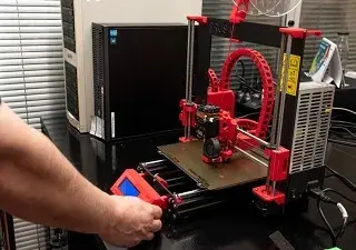 Imagen de una impresora 3D (Fuente: Fundación ONCE)