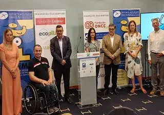 Foto de familia de la presentación de la XXIX edición Descenso del Sella Adaptado